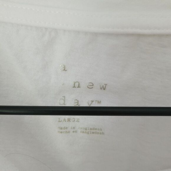A New Day Tie Back Tee in White Size Large - Picture 6 of 6